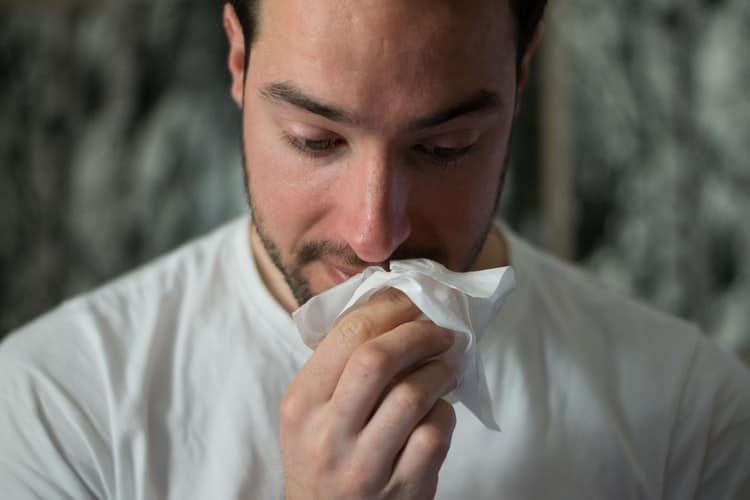 ¿Por qué se produce la secreción nasal cuando tenemos un resfriado?
