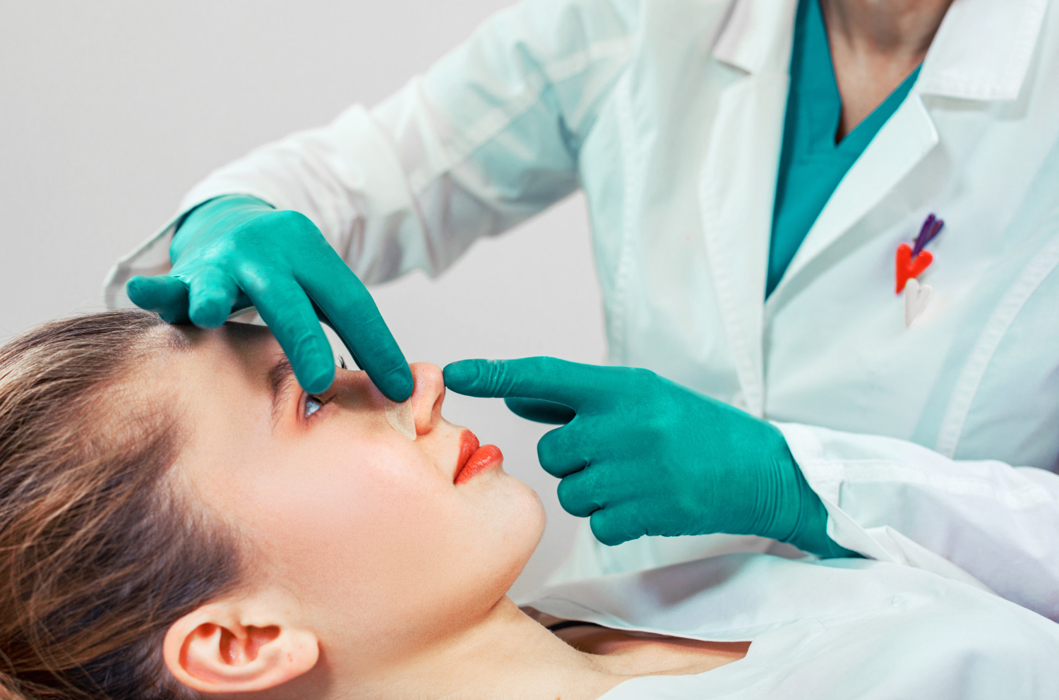 Resultados de una rinoplastia Resultados de una rinoplastia